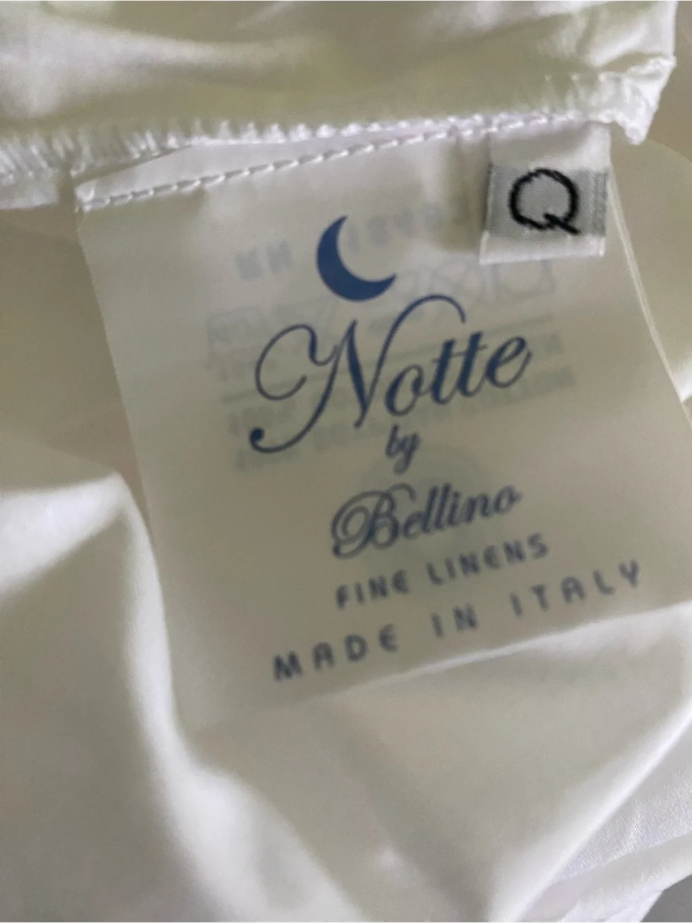 Notte by Bellino Fine Linens Coral Egyptian Cotton Queen Duvet Cover Sham Set